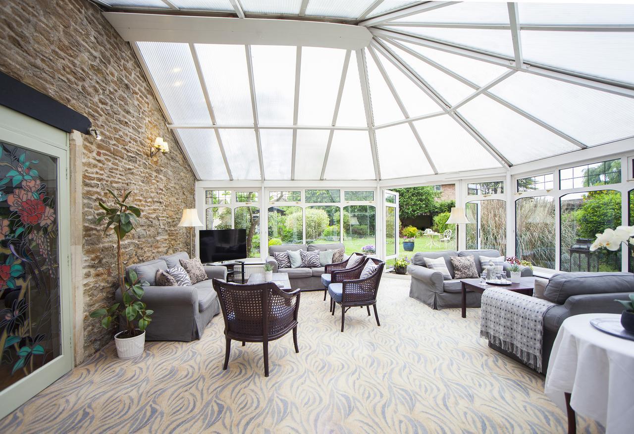 The Conigre Hotel Melksham Exterior photo